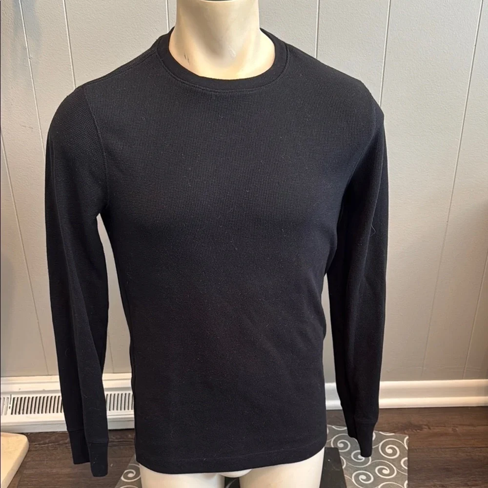 E Banana Republic Men’s Medium Black Crewneck Sweater
